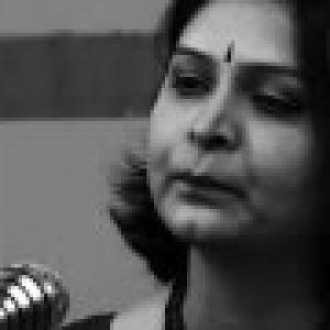 Khatir Ghaznavi's ghazal "Go zara see" sung by Bharathi Vishwanathan